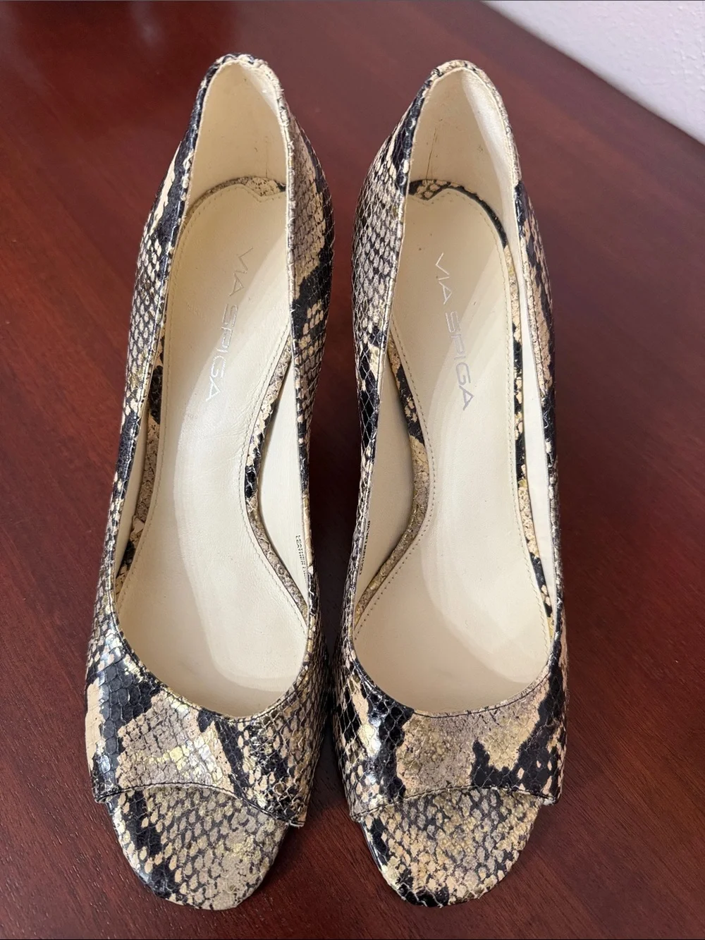 Via Spiga peep toe size 7/12M